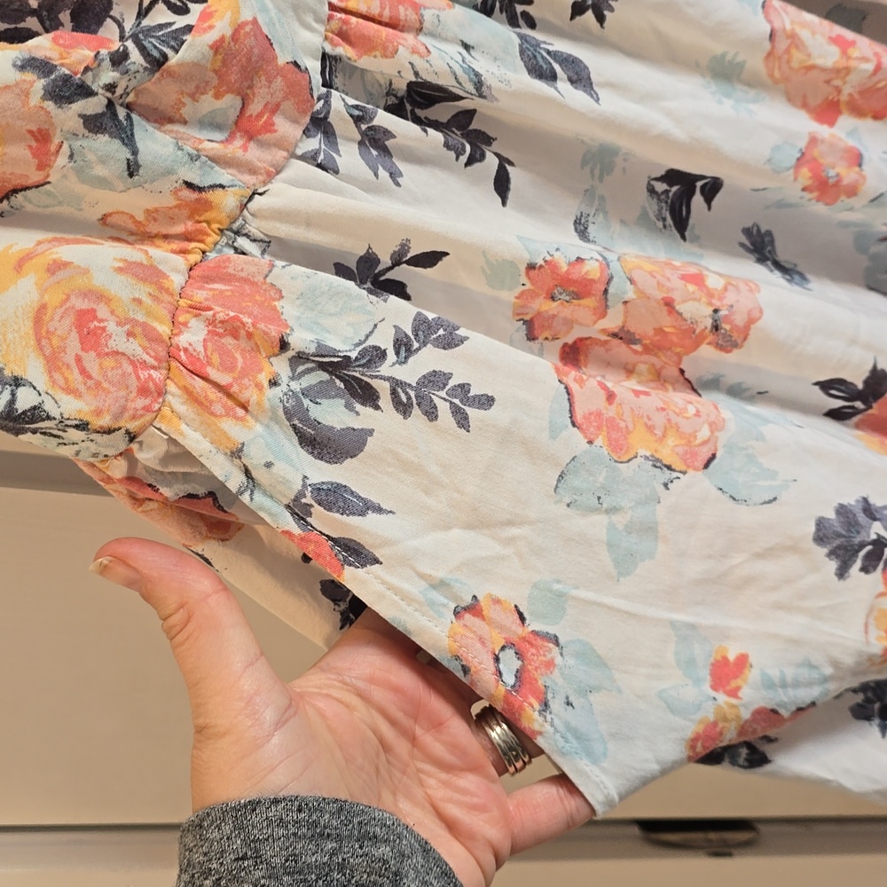 TORRID| Floral Dress Size 00 with pockets - Picture 5 of 8
